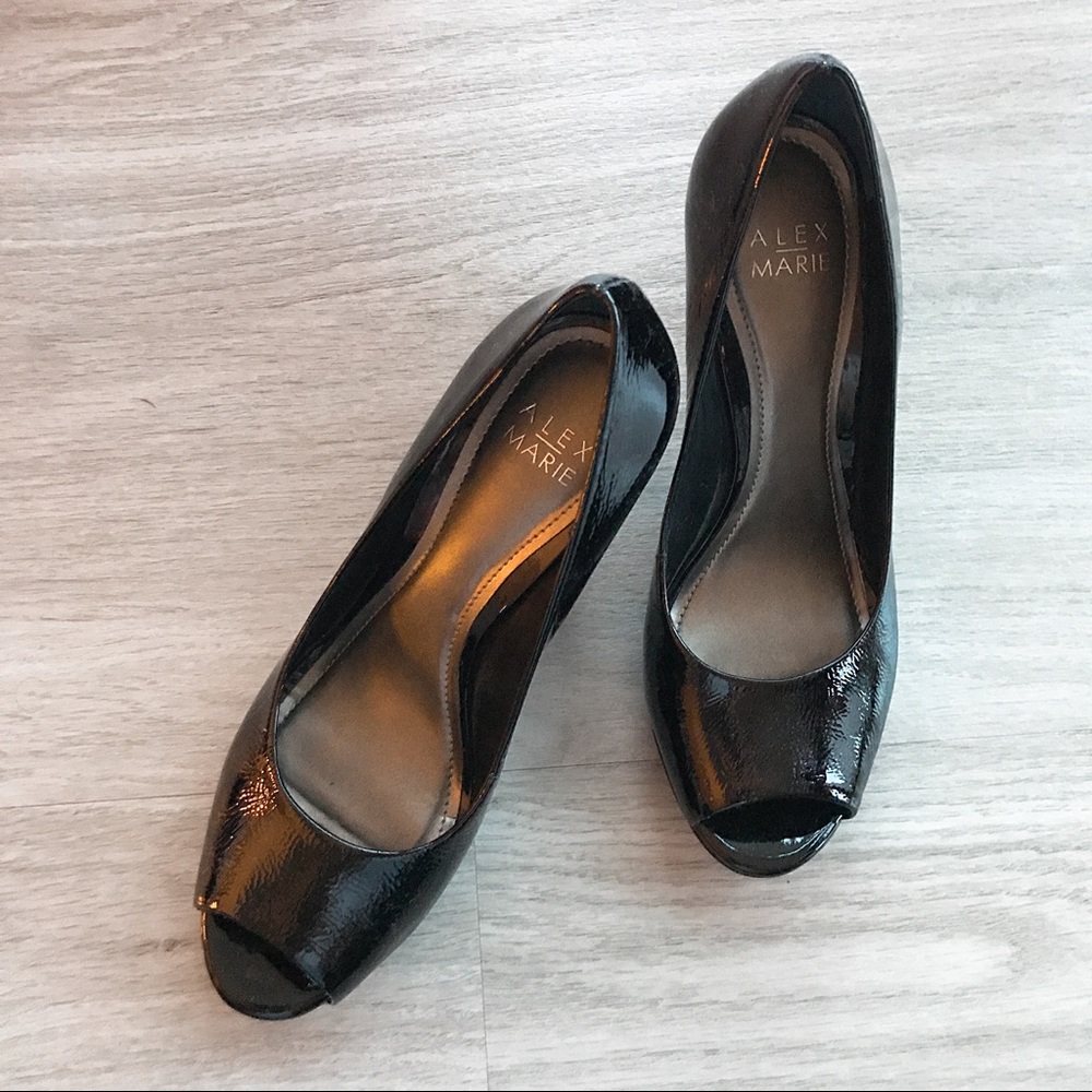 🍾 Alex Marie Gracie Peep Toe Pump Patent Black